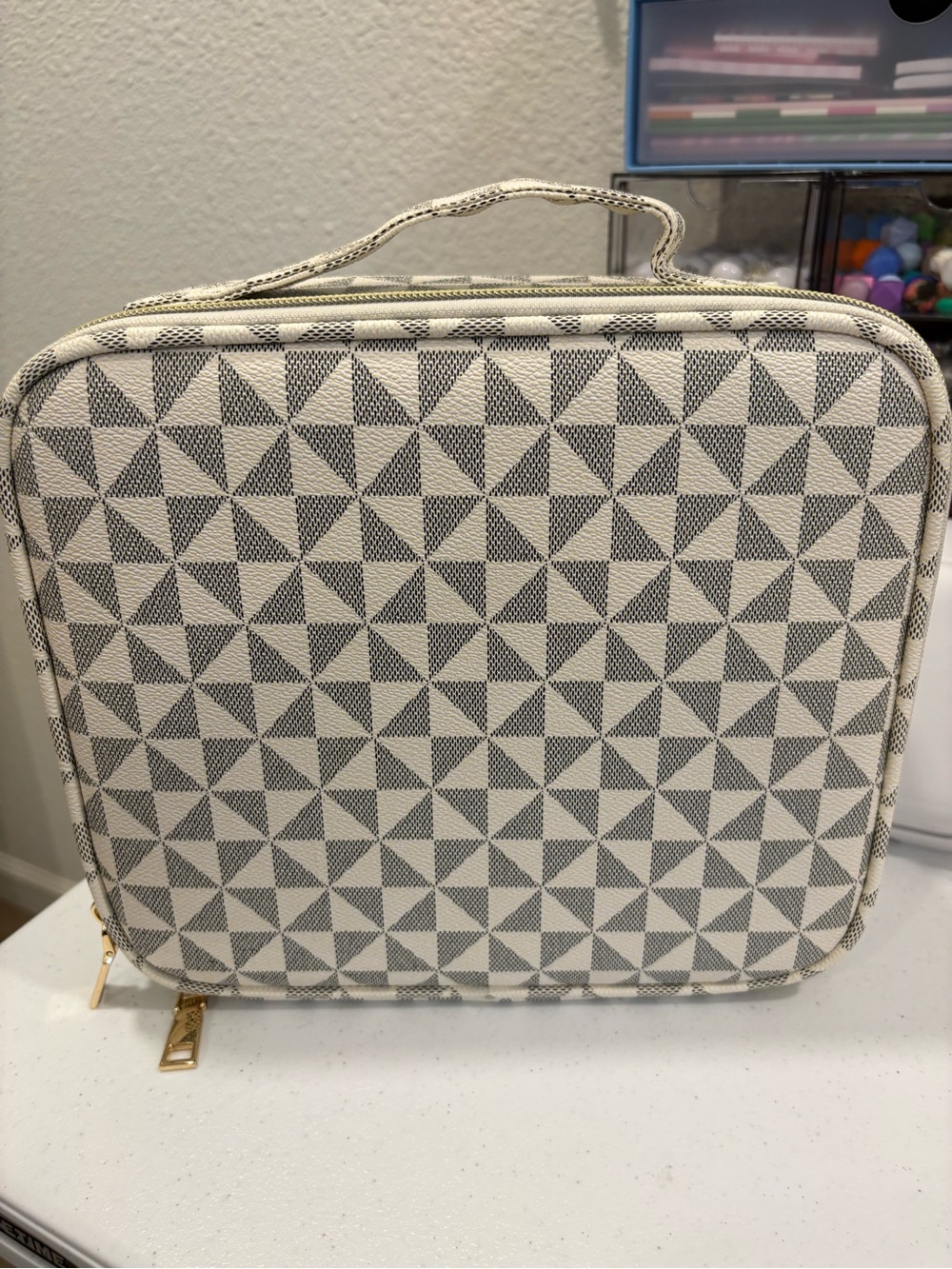 Cream Geometric Pattern Cosmetic Case New
